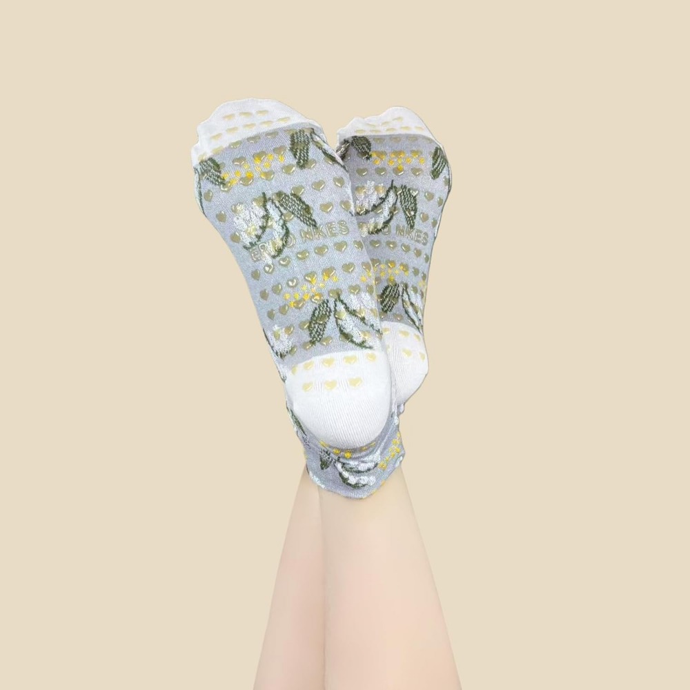 جوارب يوجا جاكار مزخرفة بالزهو - مراجعة Grip Sock Yoga وسعره