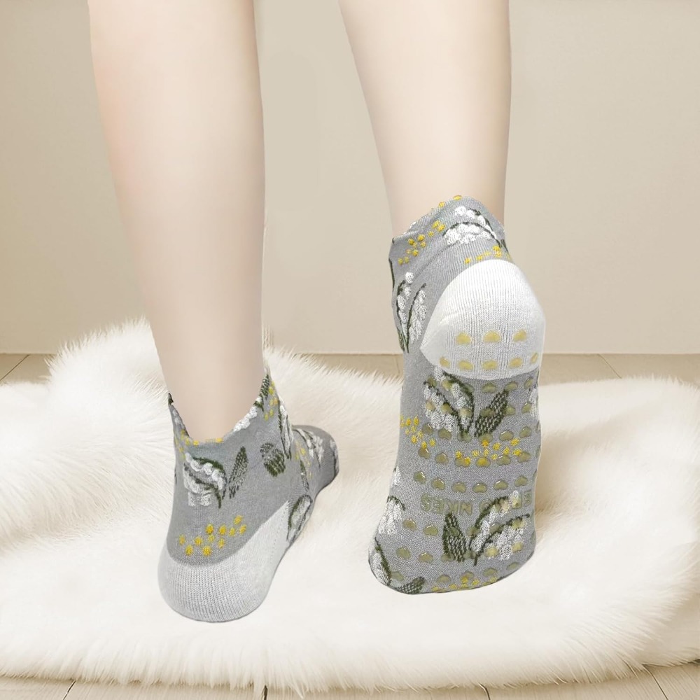 جوارب يوجا جاكار مزخرفة بالزهو - مراجعة Grip Sock Yoga وسعره